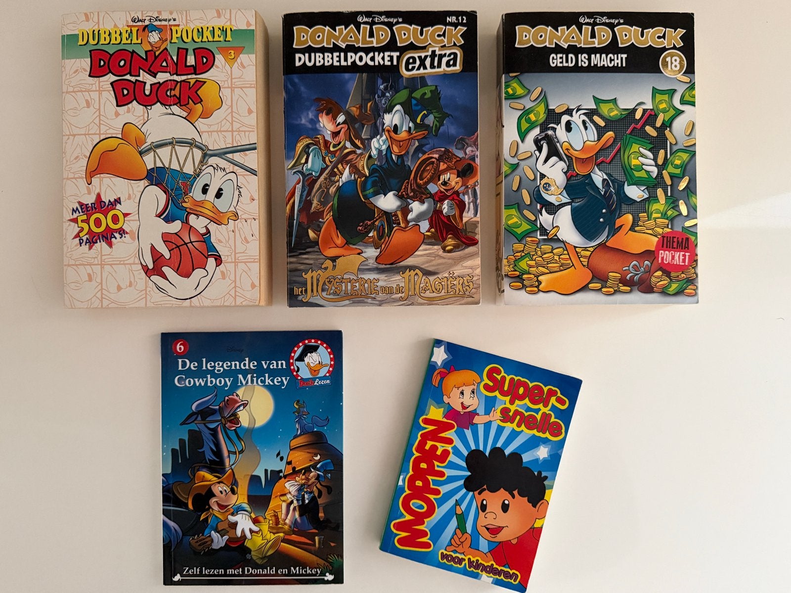 Donald Duck Dubbelpocket en meer - 5 stripboeken, Meerdere stripboeken, Ophalen of Verzenden, Gelezen