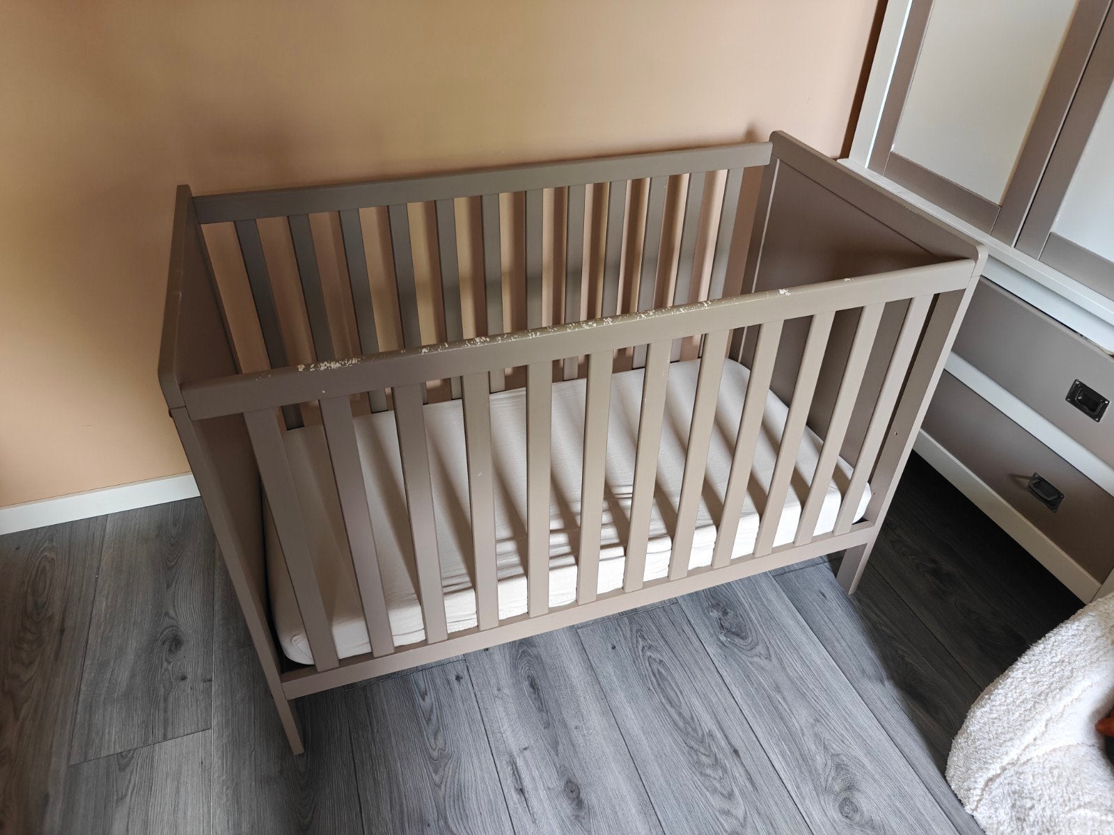 Babybed + matras 60x120 cm Ralph II (babypark) + Ikea matras, Ophalen, Gebruikt, 190 cm of minder, Hout
