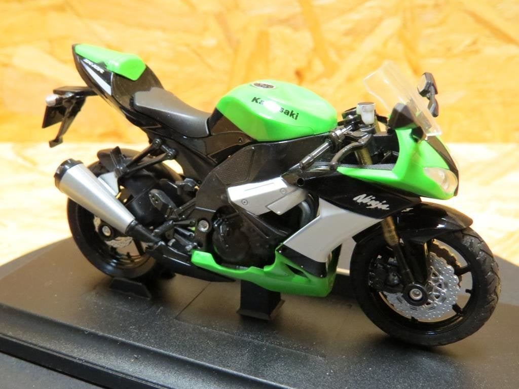 Kawasaki ZX-10R 1:18 12809 Welly, MayCheong, Nieuw, Ophalen of Verzenden, Motor
