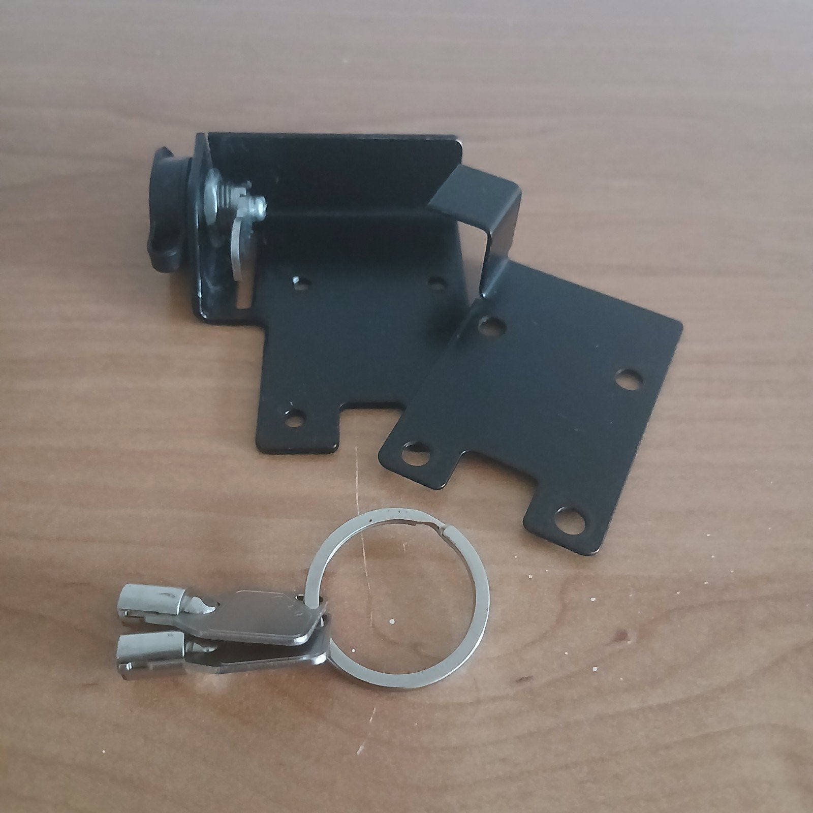 garmin zumo 5## serie 590 595 590lM 590lm slot mét sleutels, Motoren, Accessoires | Navigatiesystemen, Ophalen of Verzenden, Zo goed als nieuw