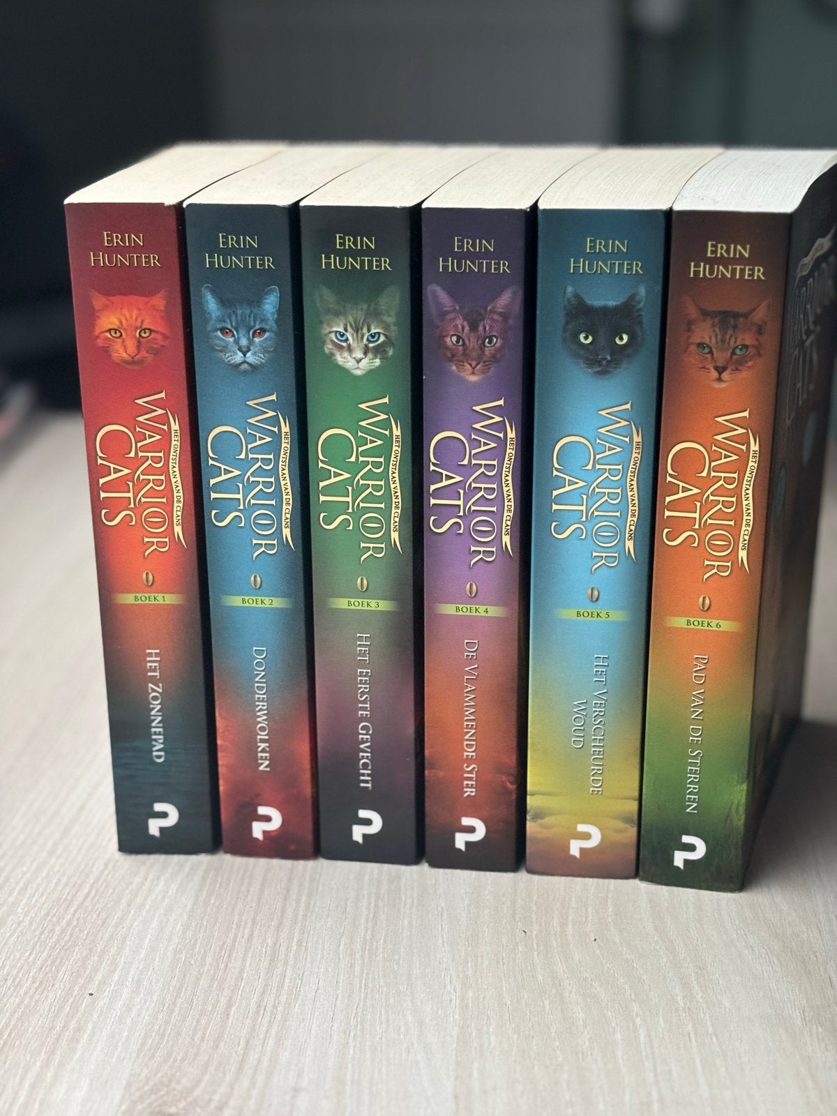 Warrior Cats serie 0: het ontstaan van de clans (alle 6), Ophalen of Verzenden, Zo goed als nieuw
