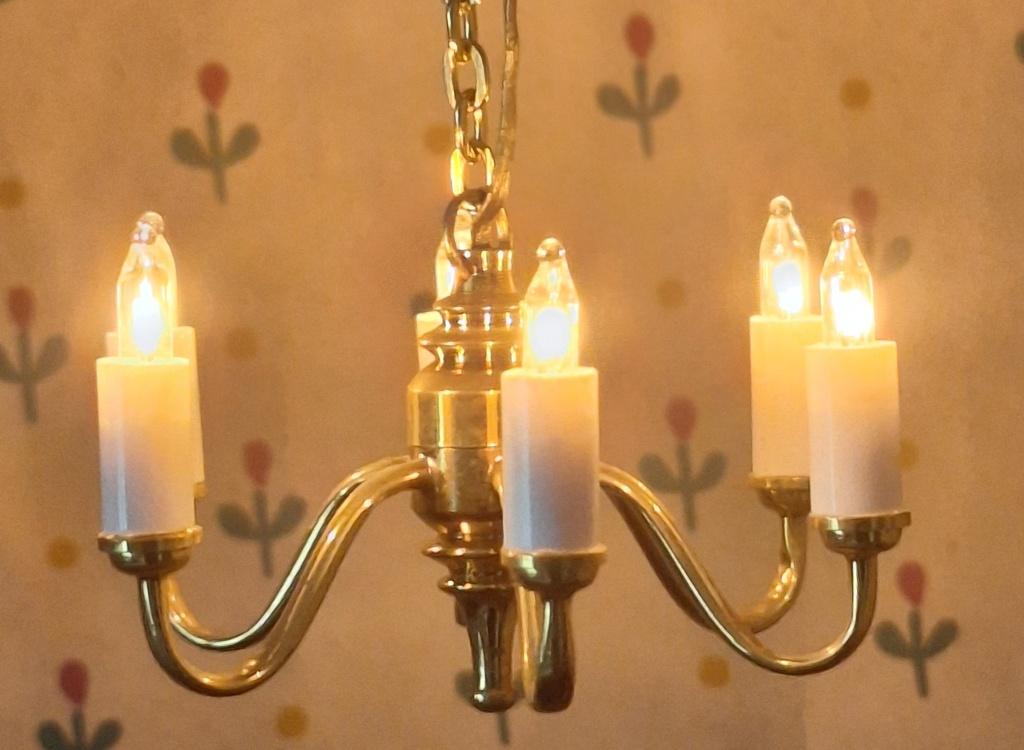 Kroonluchter 5 kaarsen voor het poppenhuis, Ophalen of Verzenden, Gebruikt, Poppenhuis
