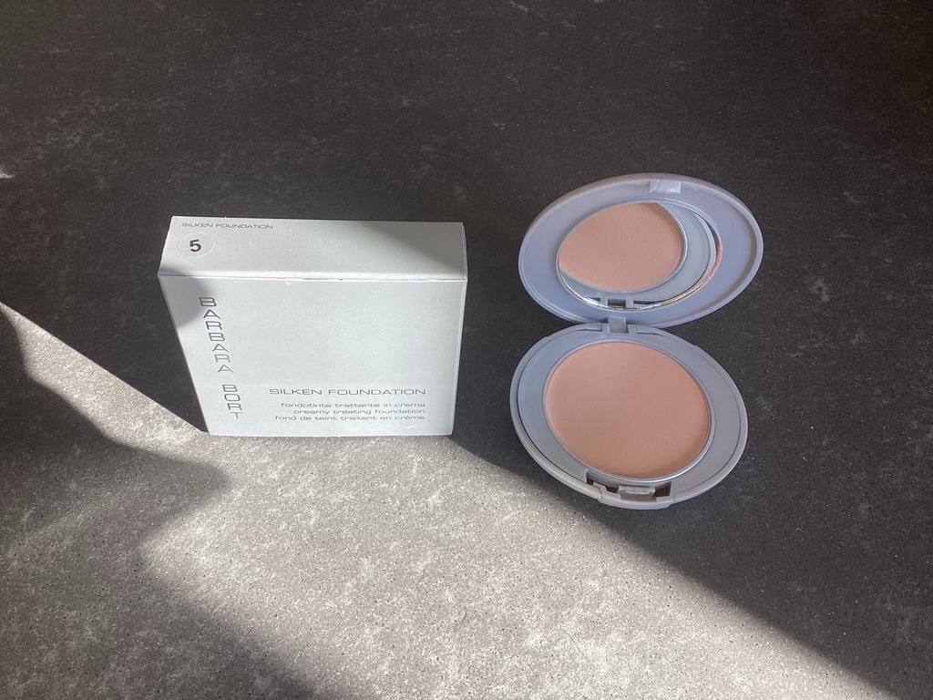Barbara Bort Silken Foundation - Crème Foundation Nr. 5, Gehele gezicht, Beige, Ophalen of Verzenden, Zo goed als nieuw