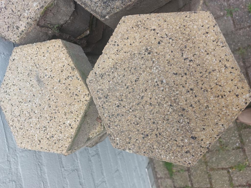 Zeshoekige terrastegels - Gebruikt, maar in goede staat, Tuin en Terras, Ophalen of Verzenden, Gebruikt, Beton, Terrastegels