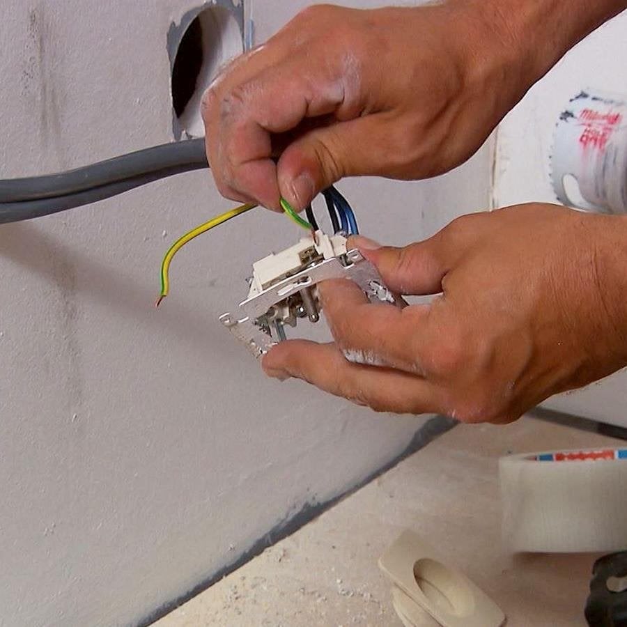 Elektricien monteur aan huis glasvezel beveiliging alarm, Ophalen of Verzenden, Nieuw, Overige typen