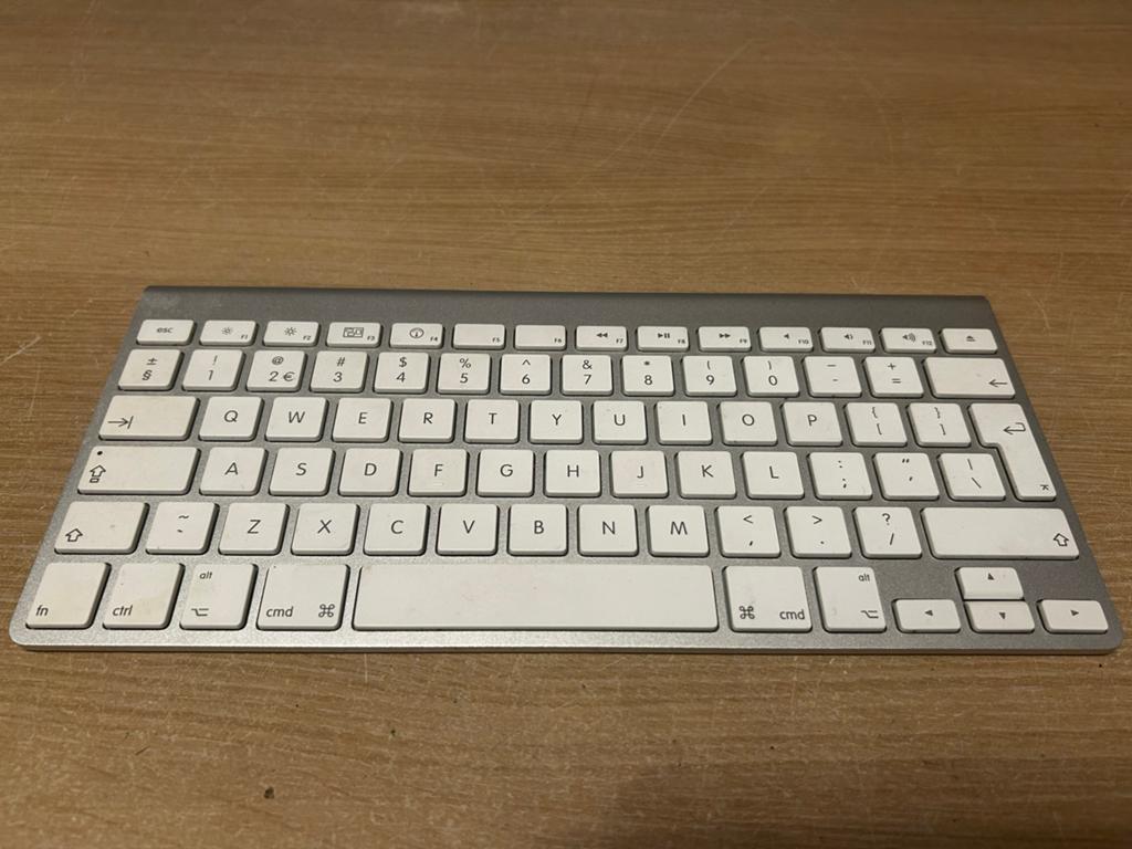 Apple Wireless Toetsenbord 3e Generatie (A1314), Computers en Software, Gebruikt, Multimediatoetsen, Ophalen of Verzenden, Draadloos