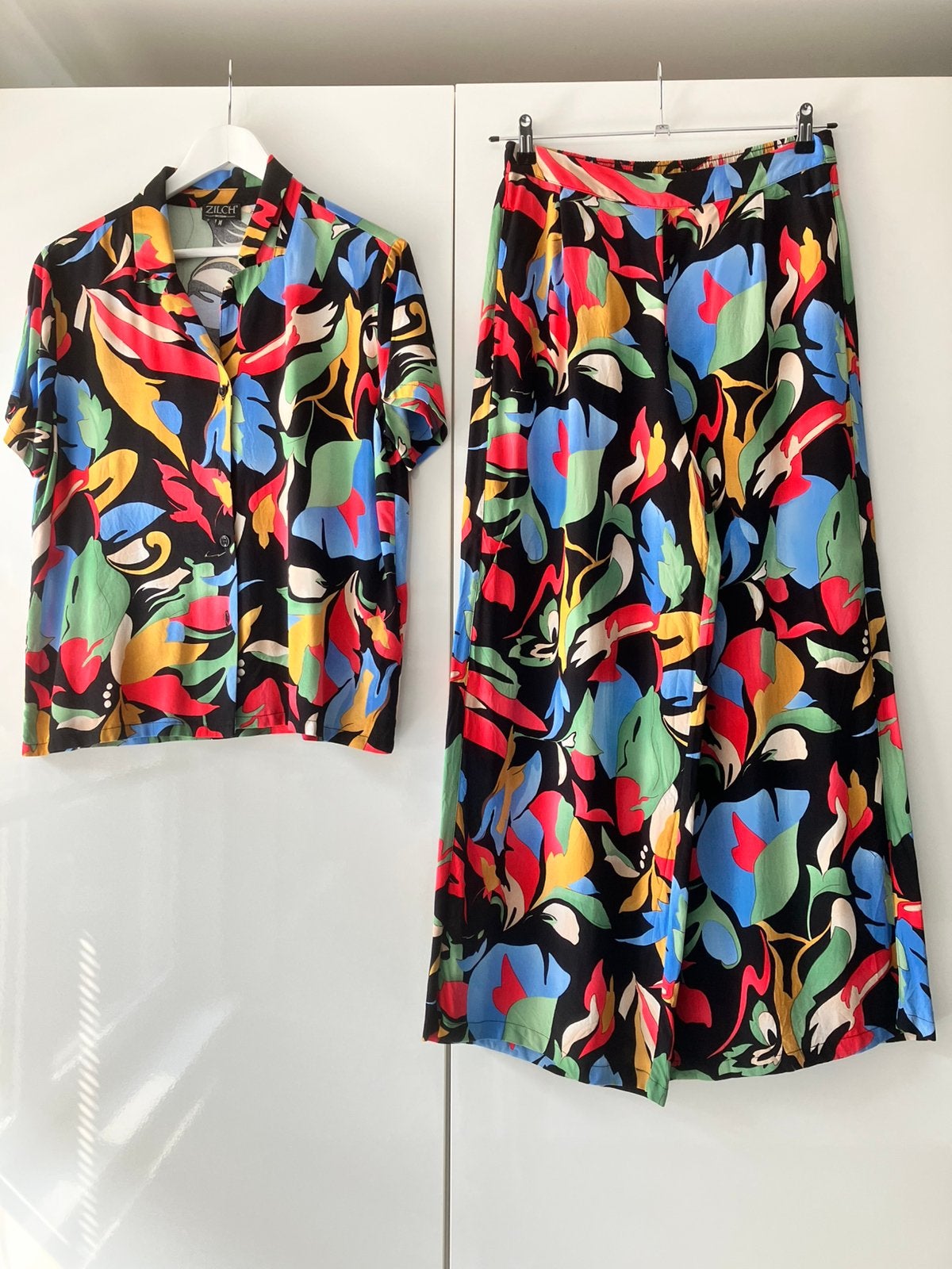 Zilch palazzo broek & blouse korte mouw mt M - ZGAN!, Maat 38/40 (M), Kostuum of Pak, Meerkleurig, Ophalen of Verzenden