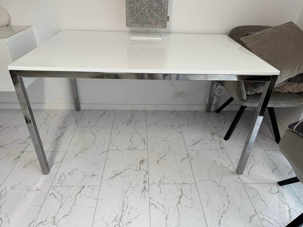 Hoogglans witte eettafel, Ophalen, Kunststof, 100 tot 150 cm, 50 tot 100 cm