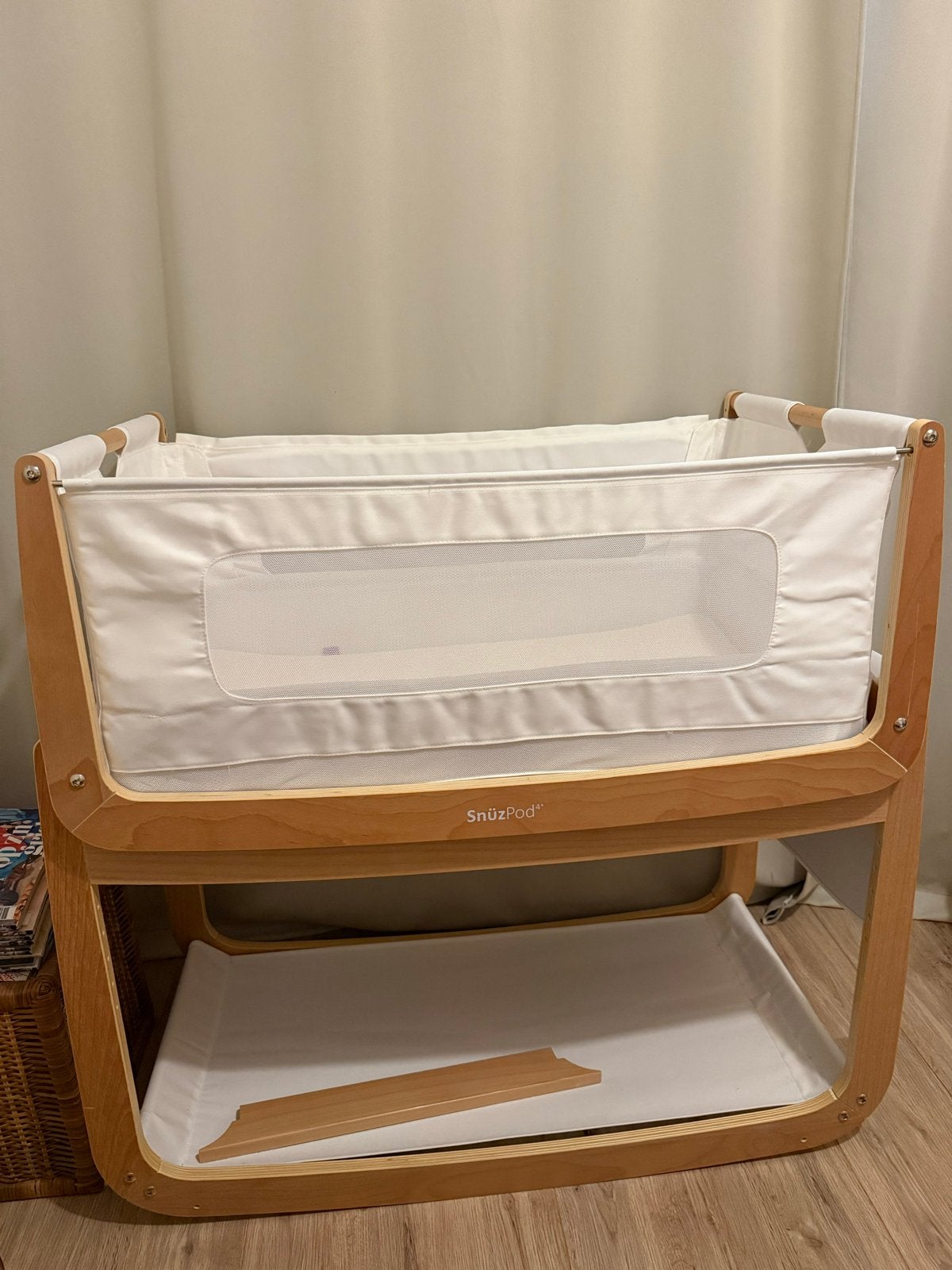 Snuzpod 4 co-sleeper (compleet) met extra's, Ophalen, Zo goed als nieuw, Wieg