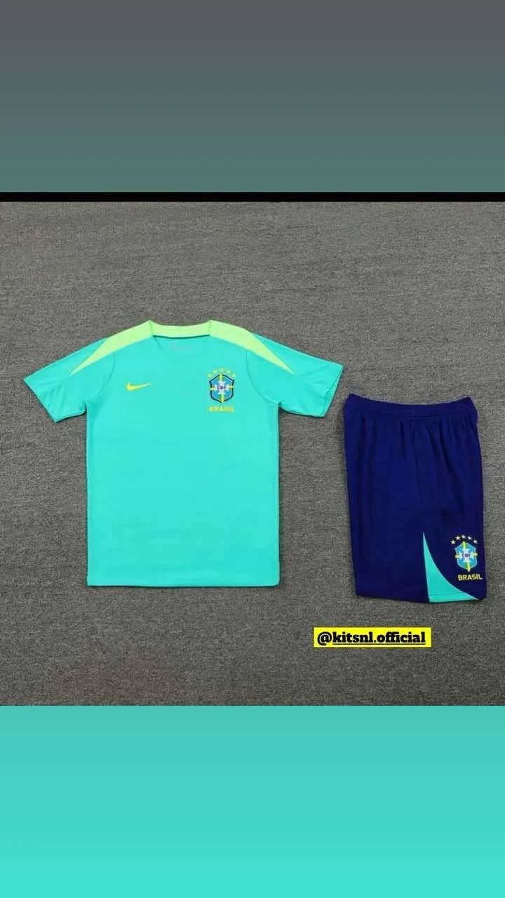 Diverse voetbalshirts en complete sets op aanvraag, Ophalen of Verzenden