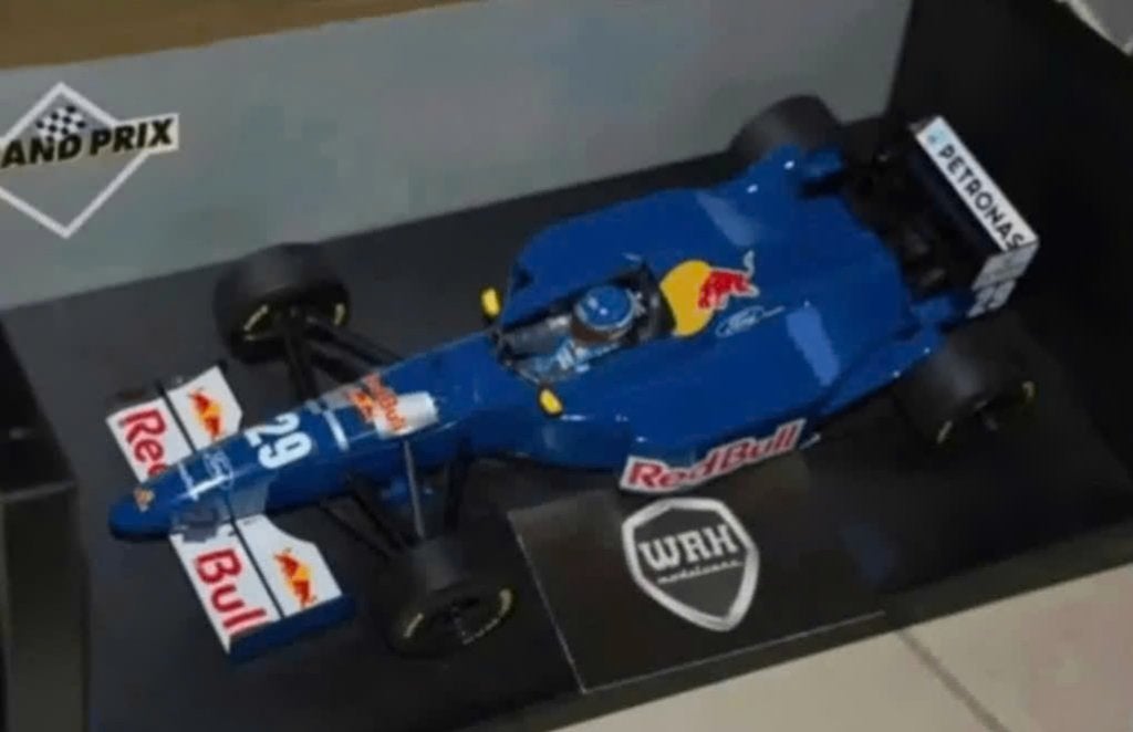 1:18 SAUBER C14 F1 BOULLION RED BULL MINICHAMPS in box WRH, Verzenden, Zo goed als nieuw, Auto, MiniChamps