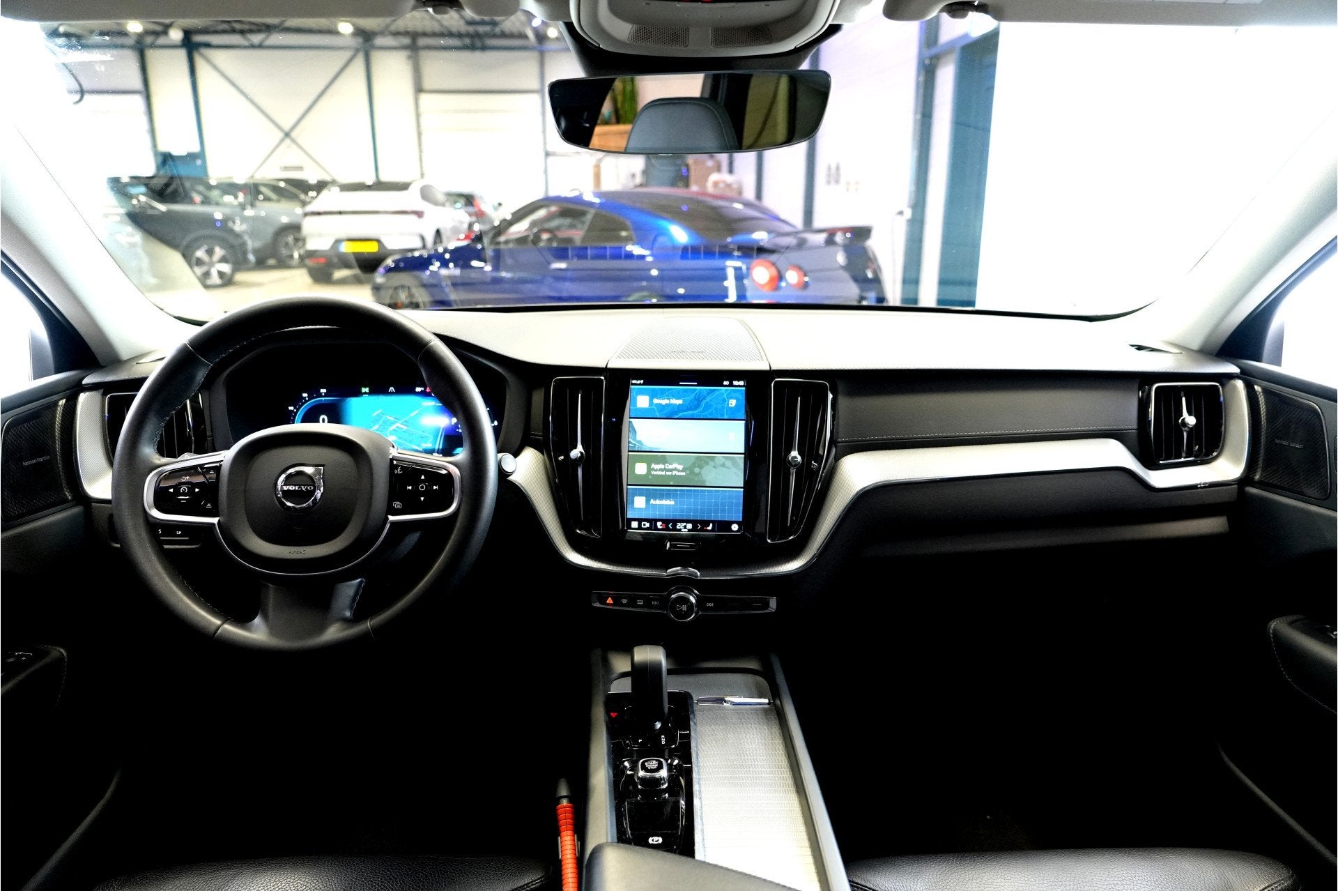 Volvo XC60 2.0 T6 AWD 293kW/399pk Aut8 Ultimate Bright PANOR, Auto's, Automaat, Gebruikt, 138 €/maand, Zwart