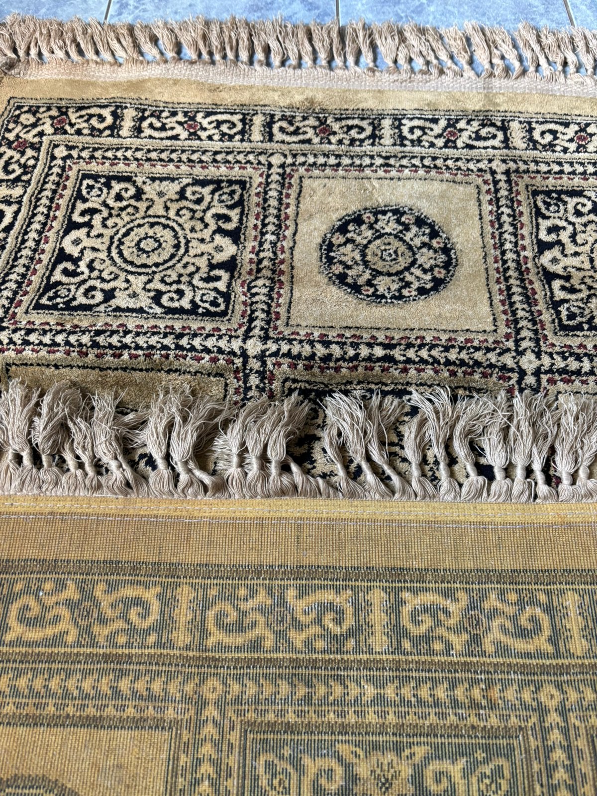 Klein vloerkleed heb ook grote van deze 165x80 cm nu 25 eur, Zo goed als nieuw, 150 tot 200 cm, Rechthoekig, Beige