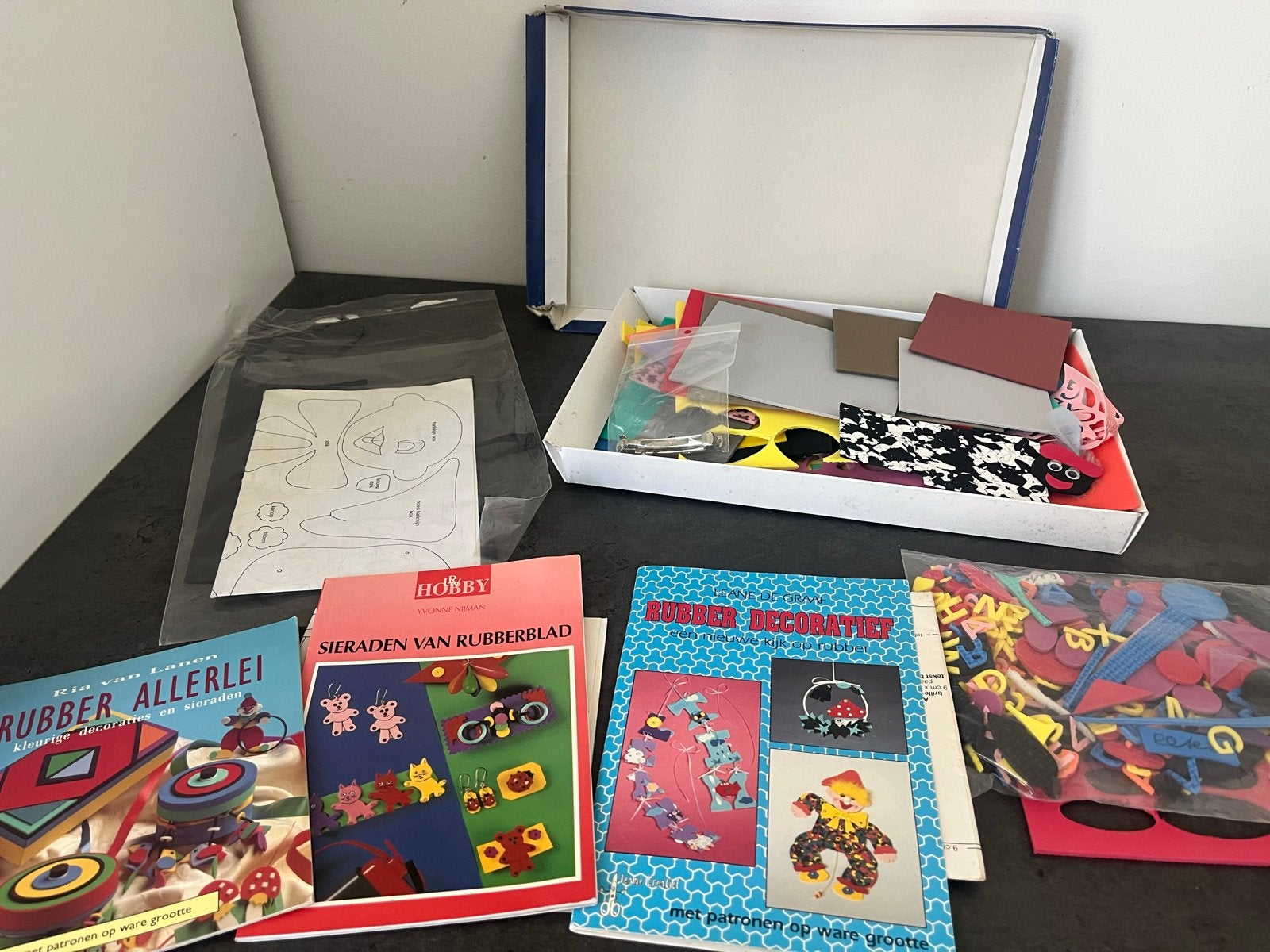 Rubber Hobbydoos Kids 'n Hobby - Knutselset met boeken, Hobby en Vrije tijd, Gebruikt, Overige thema's, Meerkleurig, Ophalen of Verzenden