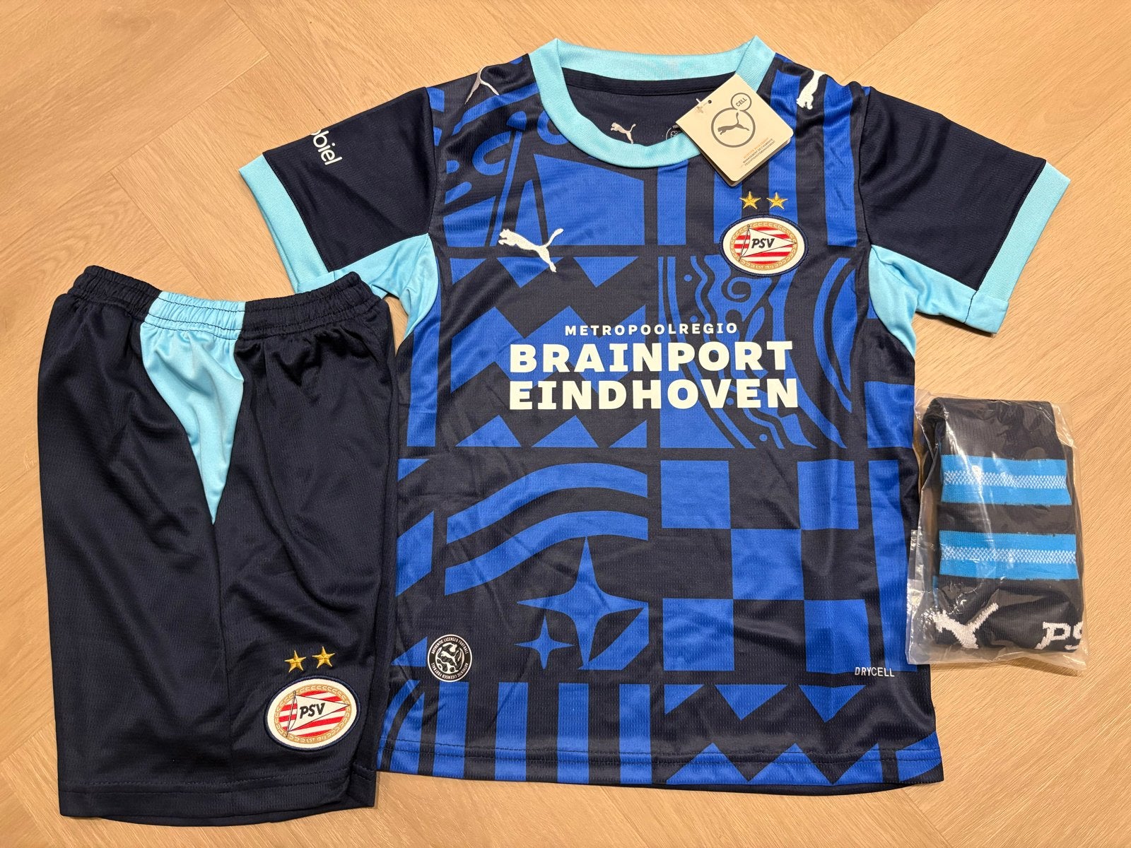 PSV Uit en 3e uit kinder tenue, Sport en Fitness, Maat XS of kleiner, Ophalen of Verzenden, Nieuw, Set