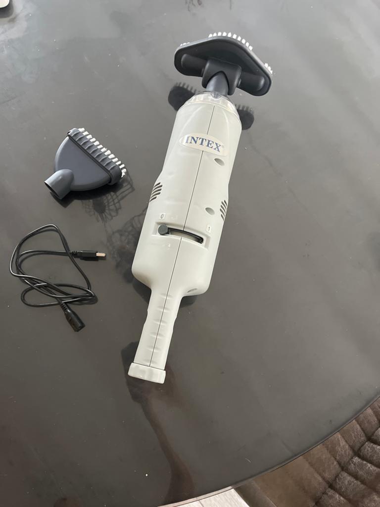 Intex stofzuiger voor jacuzzi, Ophalen of Verzenden, Zo goed als nieuw