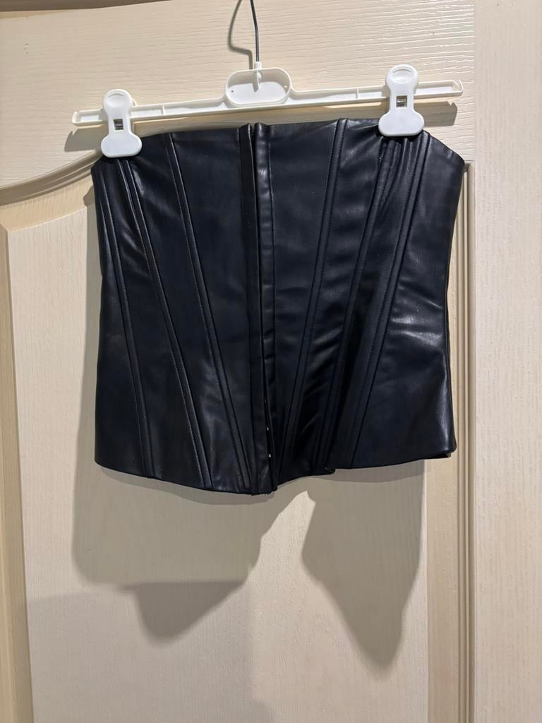 Mooi leder look top/ gilet van Zara in maat XS zwart, Zwart, Ophalen of Verzenden, Zo goed als nieuw, Zonder mouw