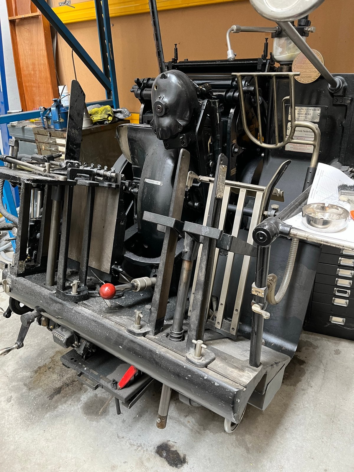Twee Heidelberg T-degels, Ophalen