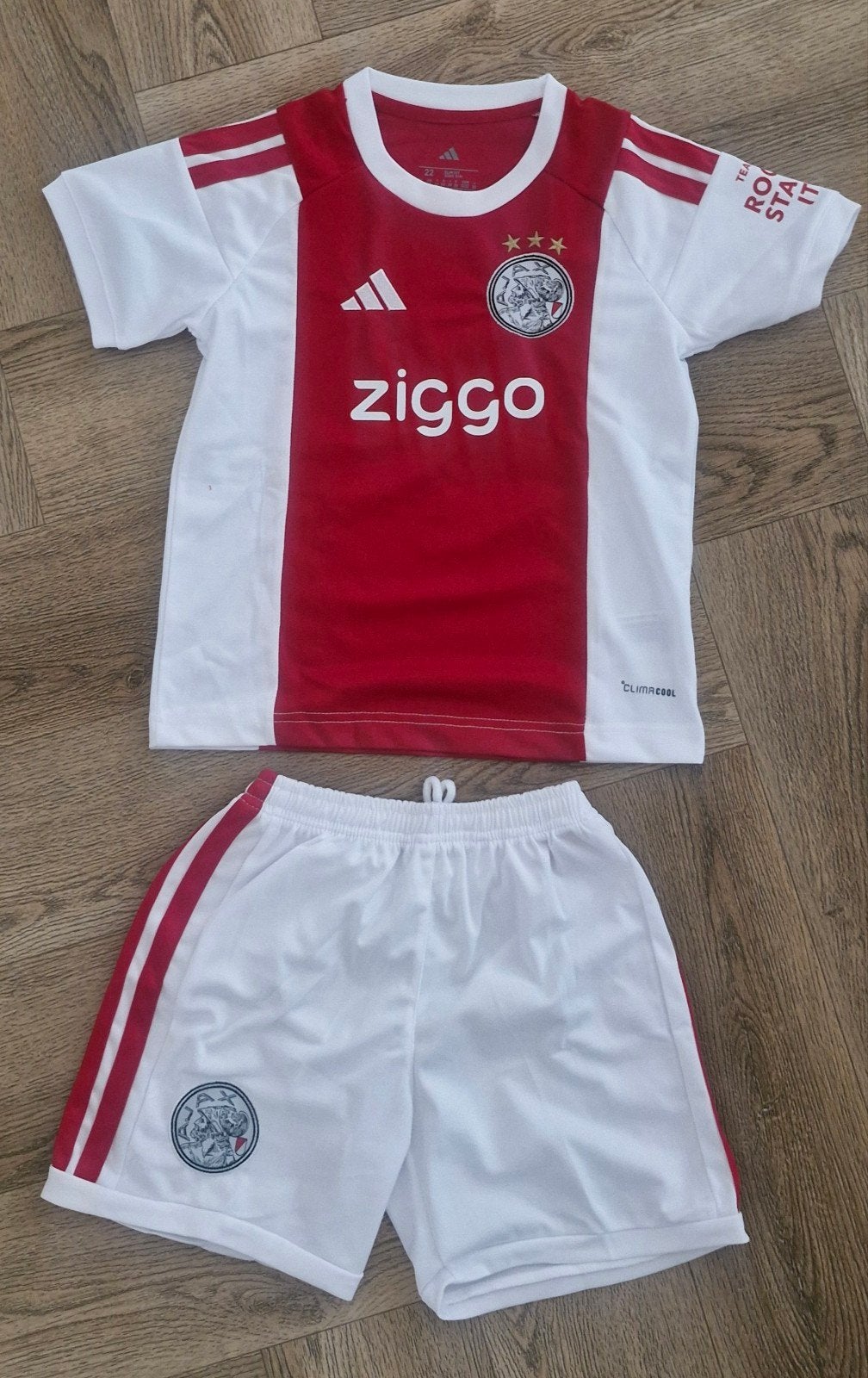 Nieuwe Ajax Kinderset 2026/2027 Ajax Kids set voetbalshirt, Maat XS of kleiner, Ophalen of Verzenden