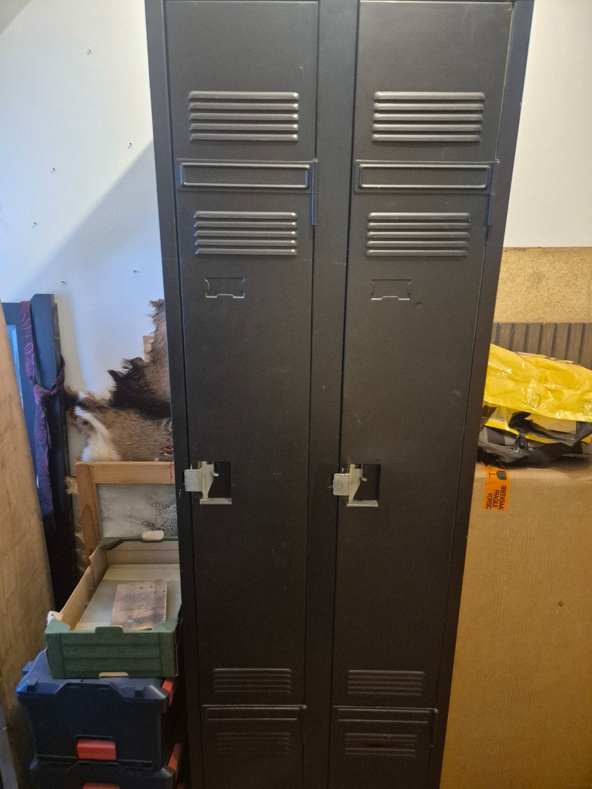 Metalen locker met twee deuren - Zwart, Ophalen, Gebruikt, Industrieel
