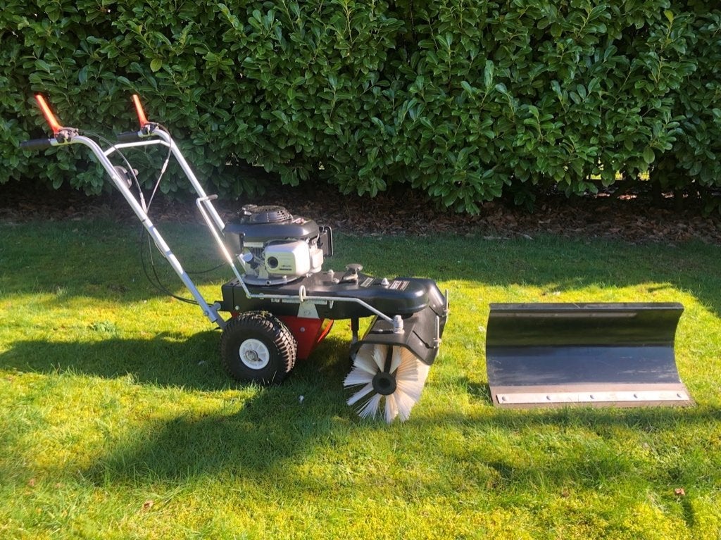 Professionele veegmachine, Ophalen, Zo goed als nieuw, Tielburger limpar