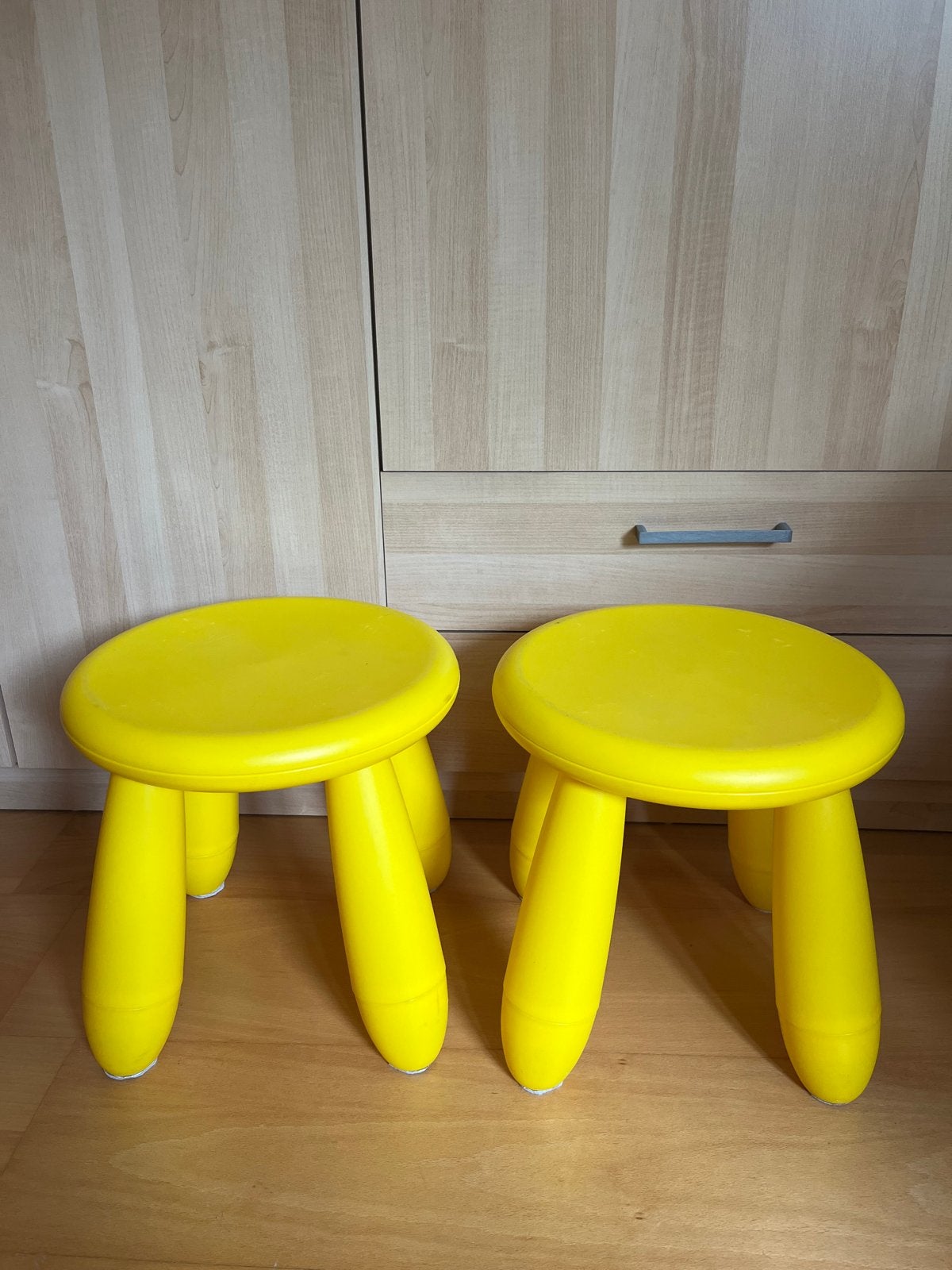 2x Gele IKEA MAMMUT Kinderkrukjes - Zo goed als nieuw, Ophalen, Zo goed als nieuw, Kunststof