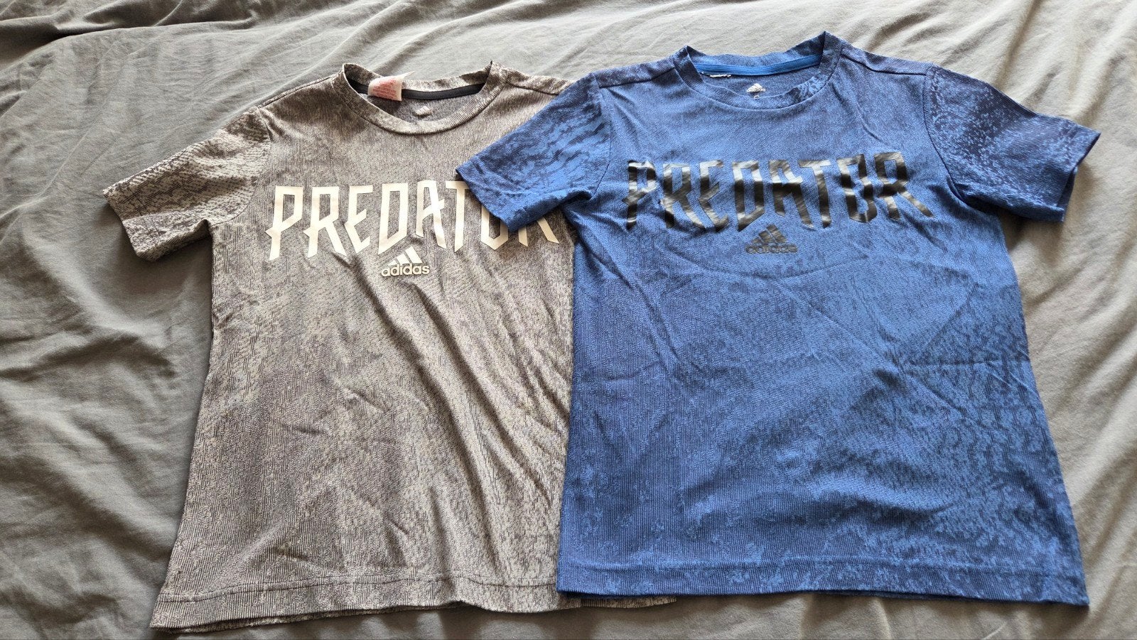 2 Adidas predator t-shirts blauw en grijs, Ophalen, Adidas, Zo goed als nieuw, Shirt of Longsleeve