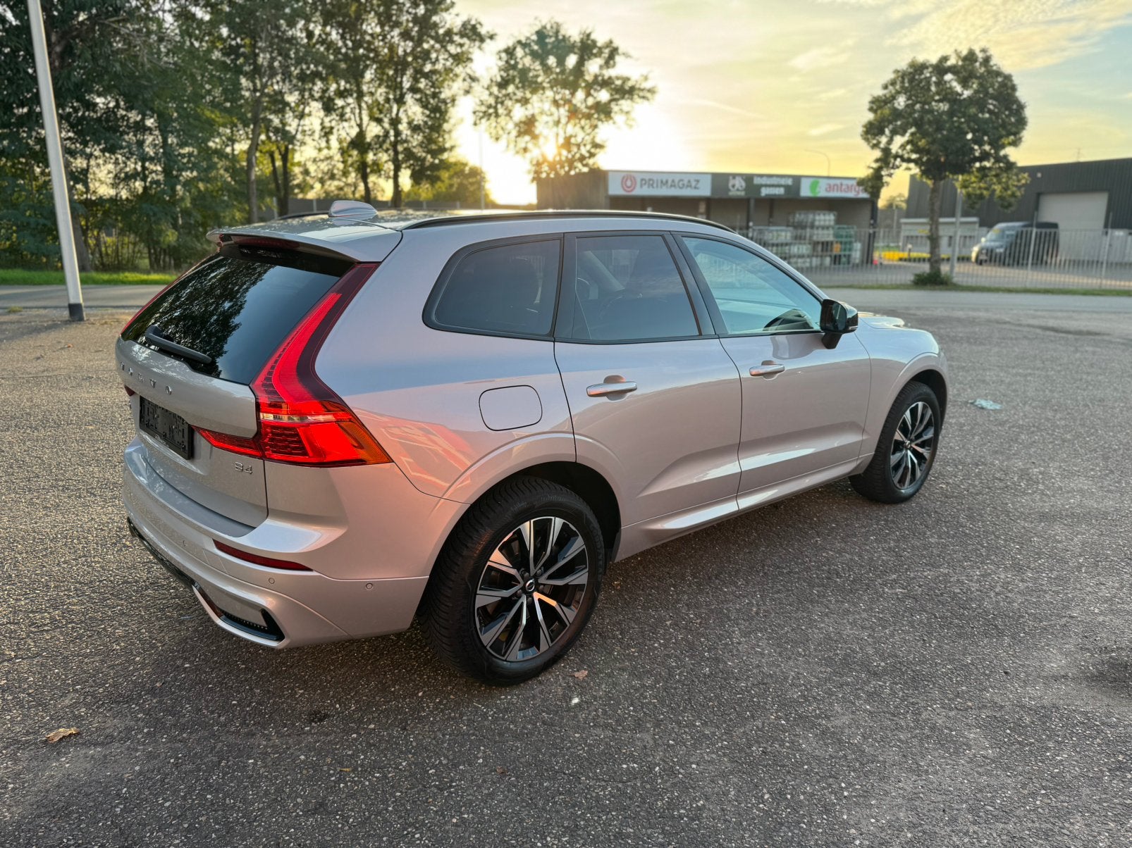 VOLVO XC60 B4 MHEV /52dkm/ PLUSDARK  ZEER NETTE FULL OPTION!, Auto's, 4 cilinders, 1969 cc, Leder, XC60