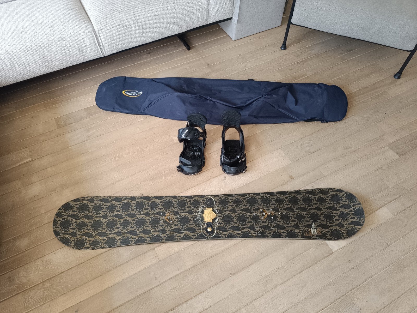 B by Burton Snowboard Alpha 2007, 154cm slangenhuid, Sport en Fitness, Ophalen, Gebruikt, Board