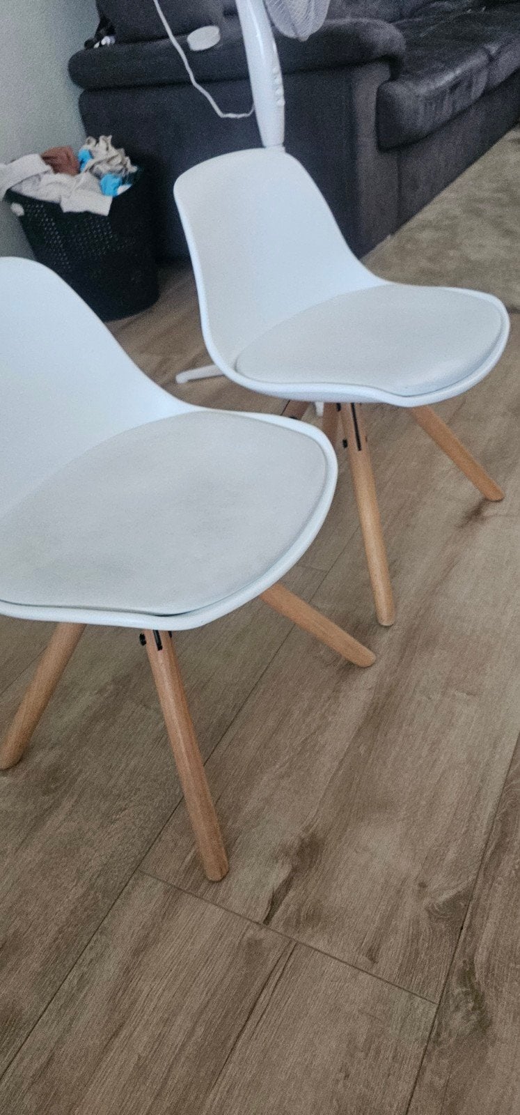 2 kinderstoelen wit met houten poten, Ophalen of Verzenden, Gebruikt, Overige typen