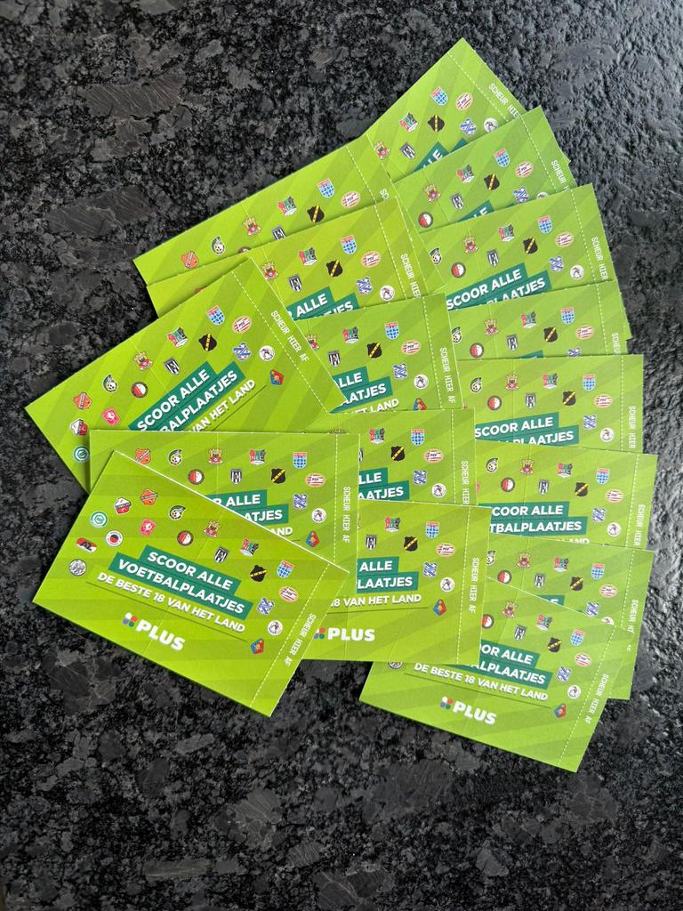 voetbalplaatjes Plus - Supermarkt actie - 16 pakjes, Verzamelen, Supermarktacties, Plus, Ophalen of Verzenden