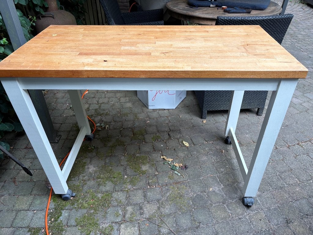 sidetable van Ikea te koop voor 10 euro, Huis en Inrichting, Tafels | Sidetables, Ophalen, Gebruikt, 100 tot 150 cm, 25 tot 50 cm