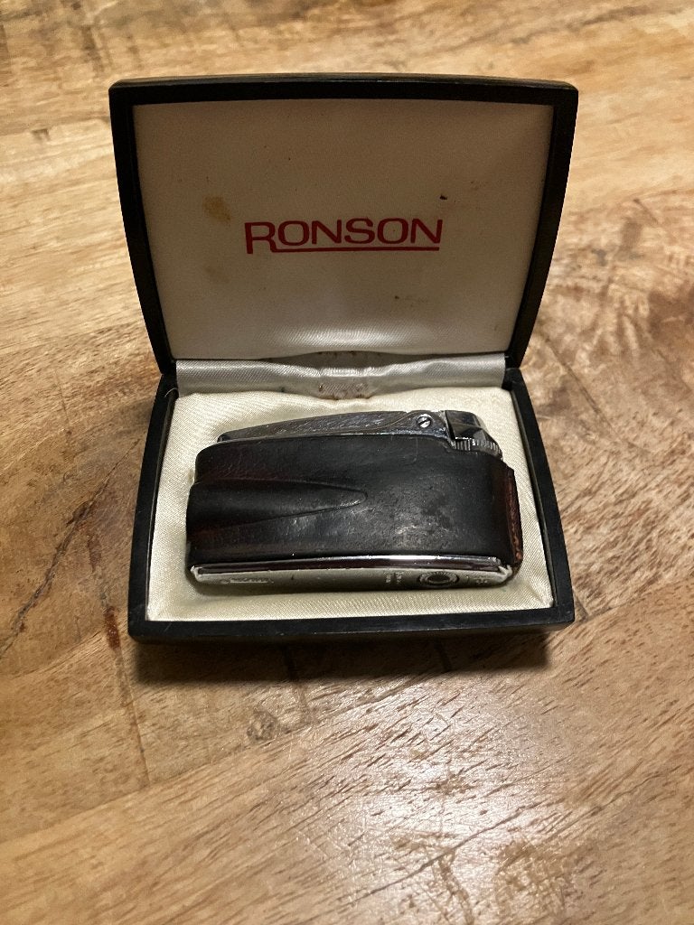 Vintage Ronson aansteker met originele doos (ongetest), Ophalen of Verzenden, Gebruikt, Aansteker