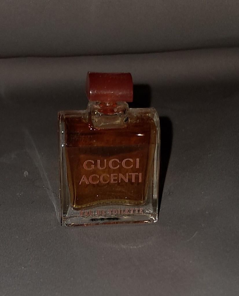 Volle parfum mini Gucci accenti, Ophalen of Verzenden, Zo goed als nieuw, Miniatuur, Gevuld