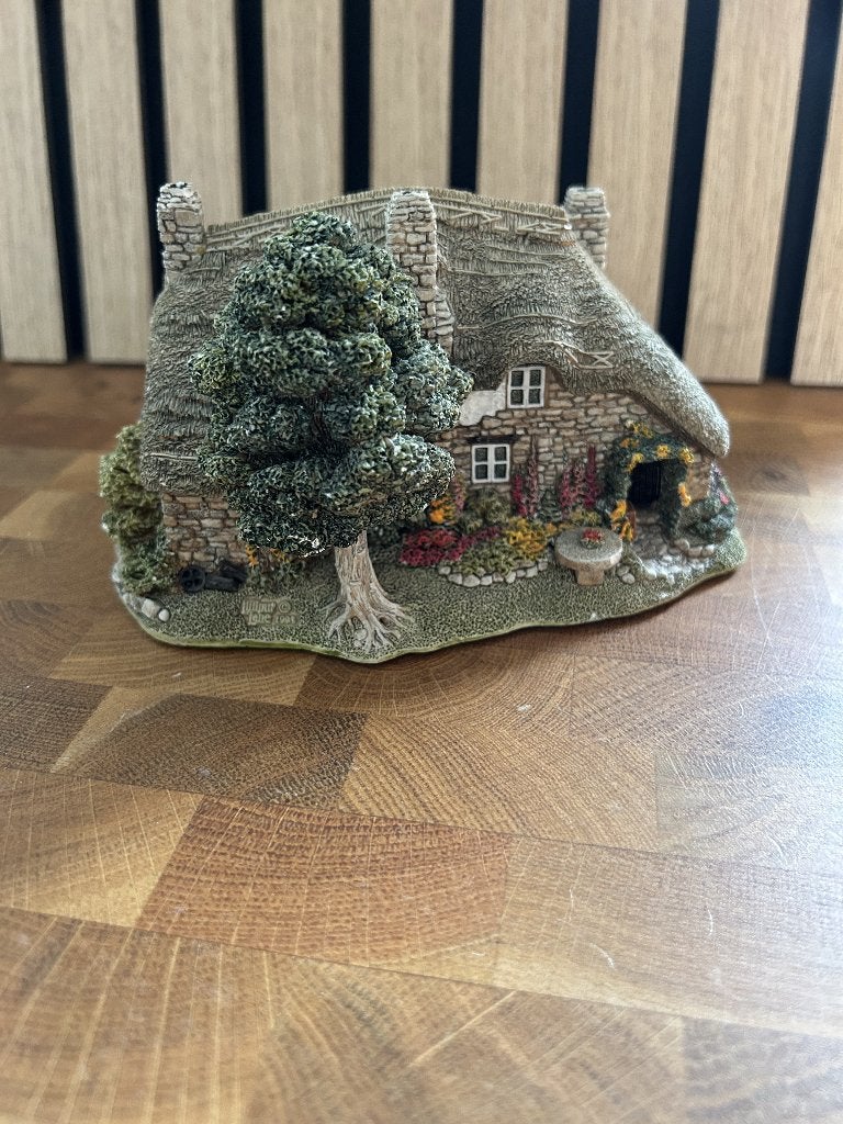 Old Mother Hubbard's Lilliput lane, Ophalen of Verzenden, Gebruikt, Overige typen