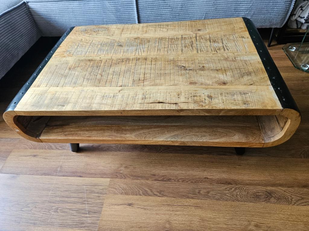 Salontafel van mangohout met industriële look, Ophalen