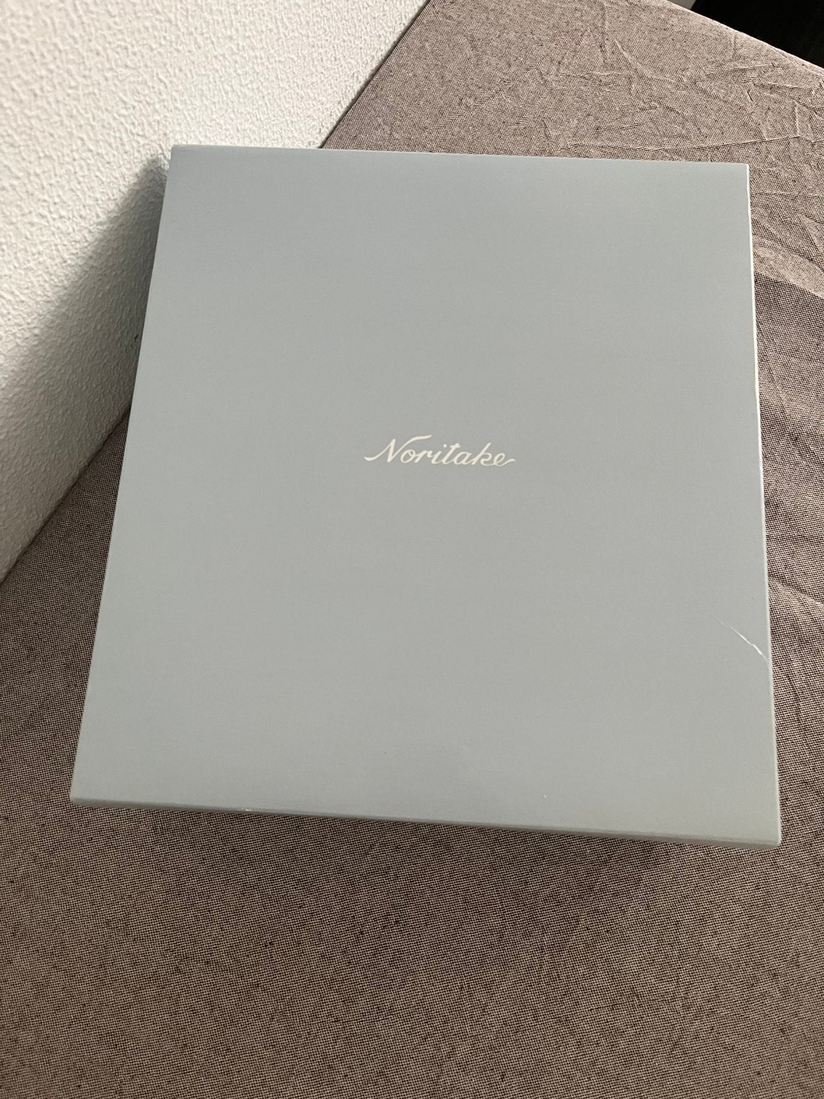 Theeservies set van Noritake, Ophalen