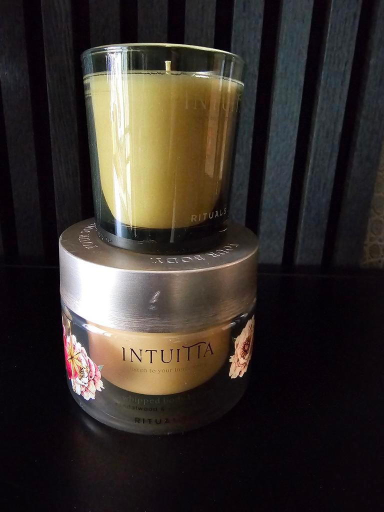 Rituals Intuitia geurkaars 140 gram en bodycrème, Ophalen of Verzenden, Nieuw, Overige materialen, Minder dan 25 cm