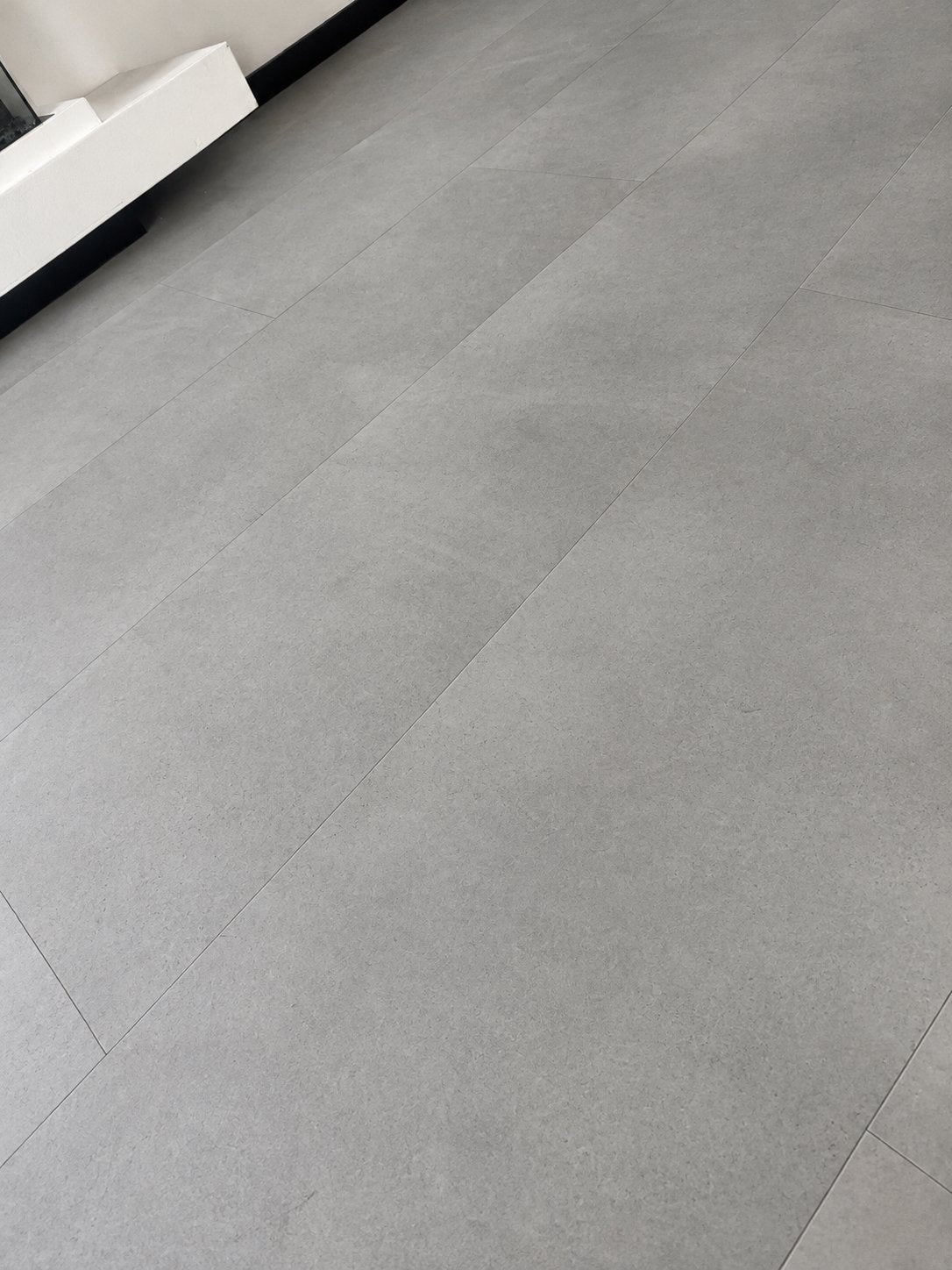 Grijze PVC klikvloer betonlook - ca. 55 m², Ophalen, Kunststof, Gebruikt, Overige typen