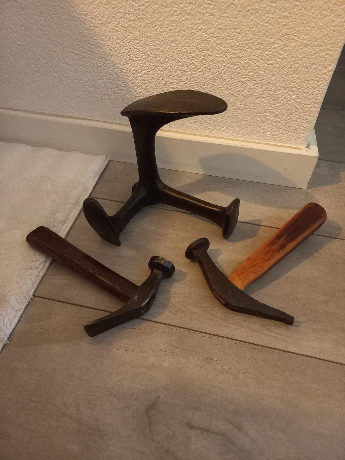 Vintage Schoenmakersgereedschap: Leest en Hamers, Ophalen