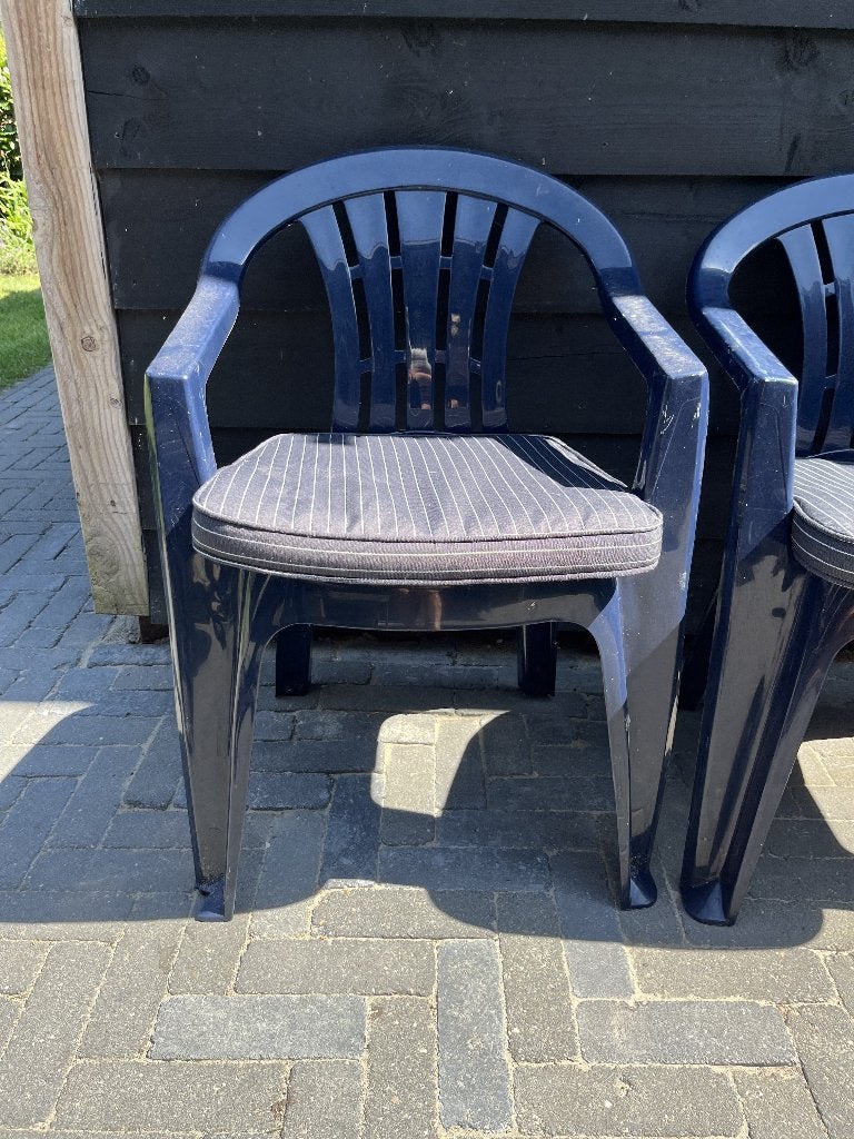 Set van 4 donkerblauwe kunststof tuinstoelen, Ophalen, Gebruikt, Kunststof