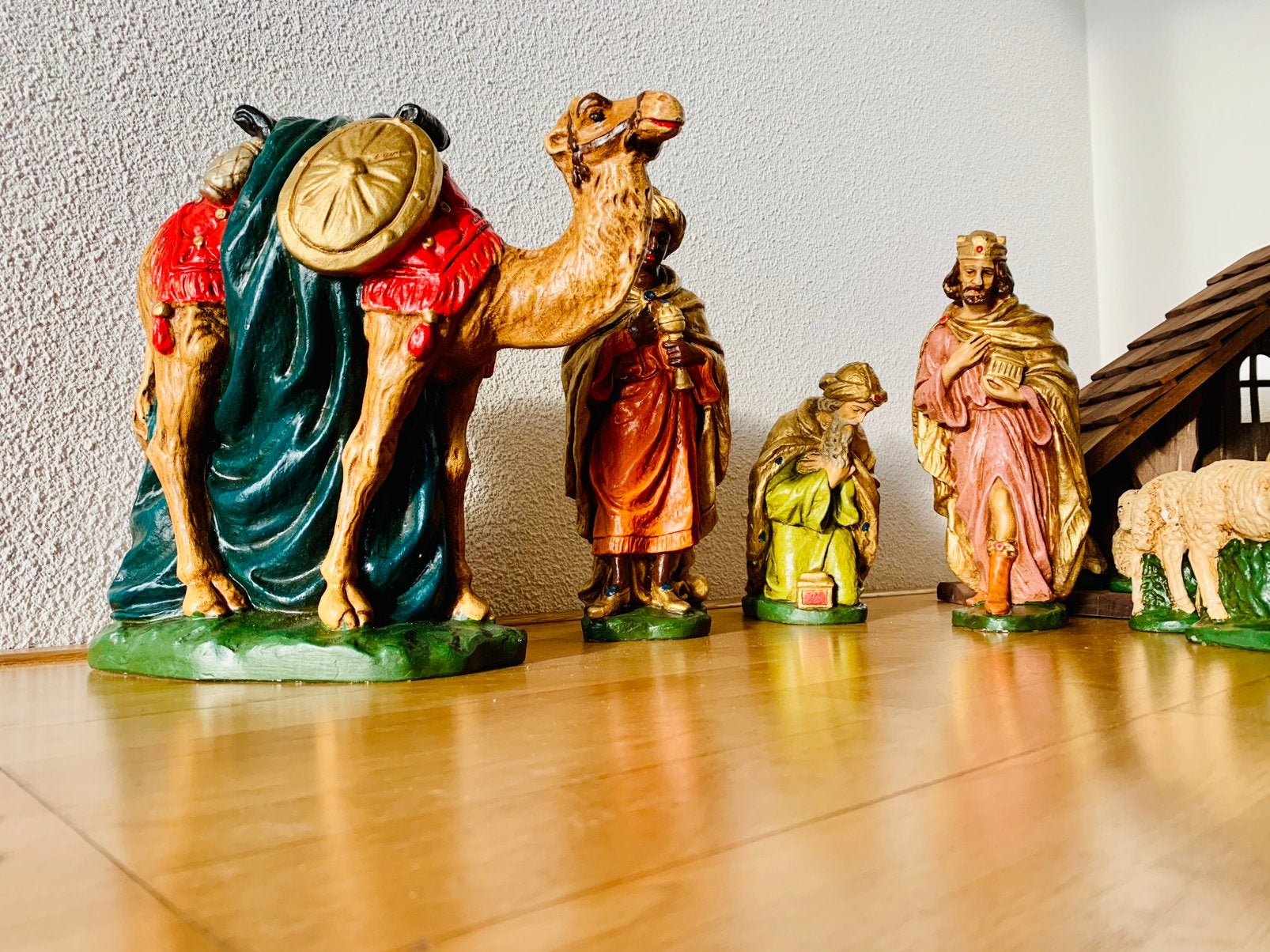 Kerstgroep 21-delig/gips/5-32cm/ handbeschilderd/puntgaaf, Ophalen, Zo goed als nieuw