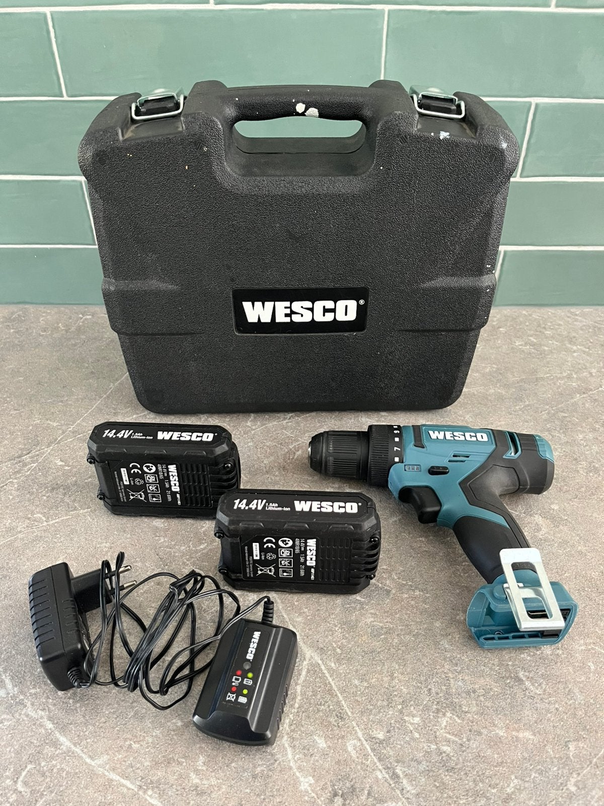 Wesco Accuboormachine 14.4V met 2 accu's en lader, Doe-het-zelf en Verbouw, Gereedschap | Boormachines, Variabele snelheid, Ophalen of Verzenden