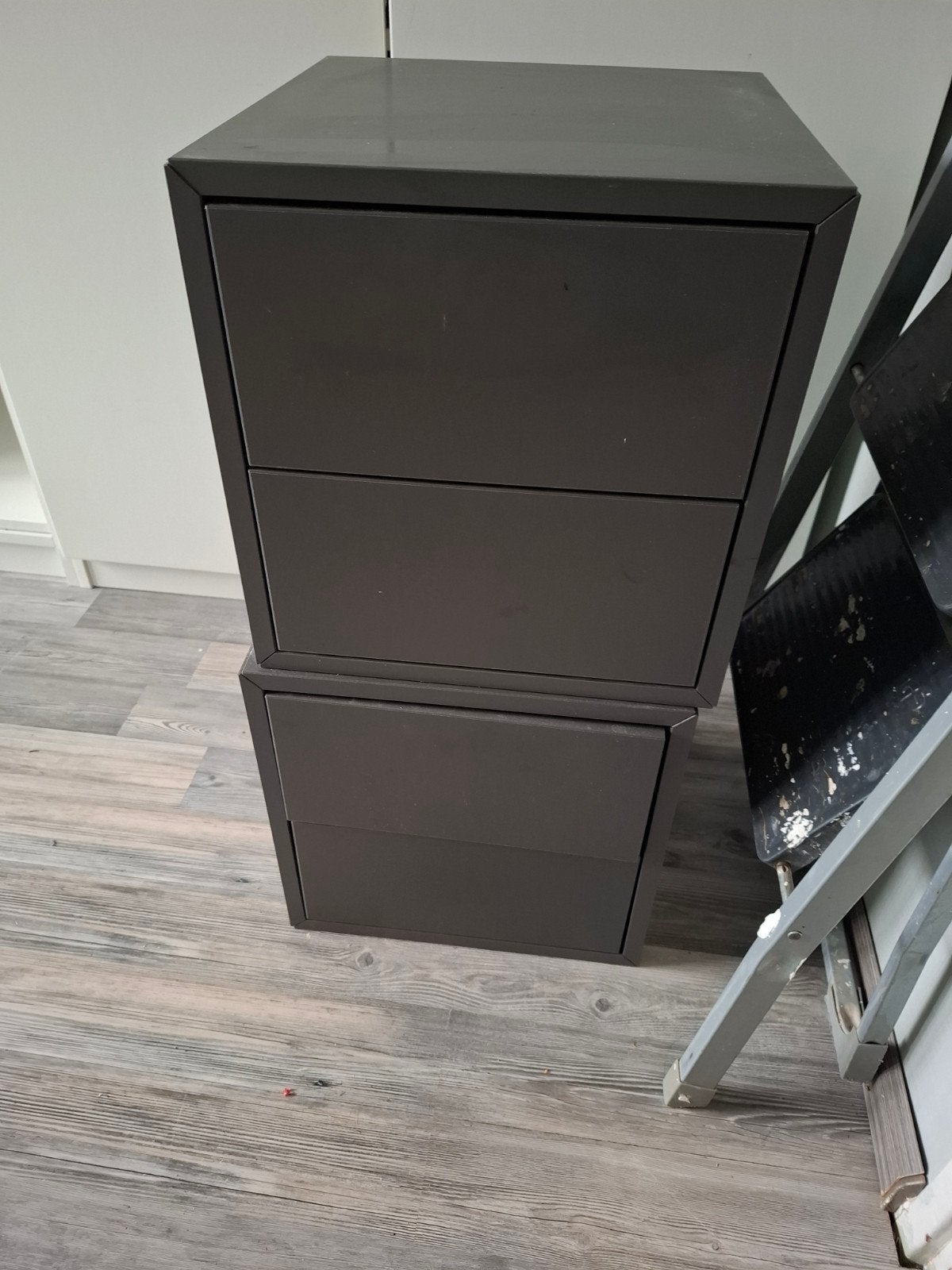 2 IKEA nachtkastjes met 2 lades en ophangsysteem, Ophalen, Gebruikt, Minder dan 45 cm, Minder dan 55 cm