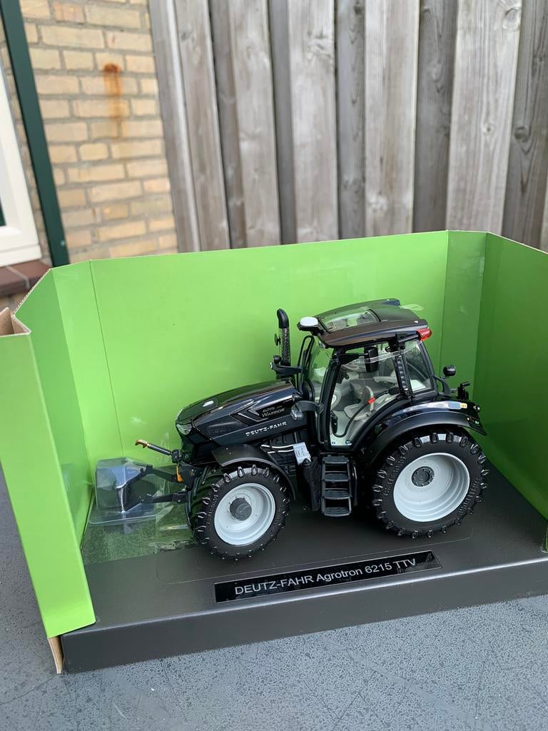Deutz Fahr warrior 6215 TTV, Ophalen of Verzenden, Zo goed als nieuw, Tractor of Landbouw, Universal Hobbies
