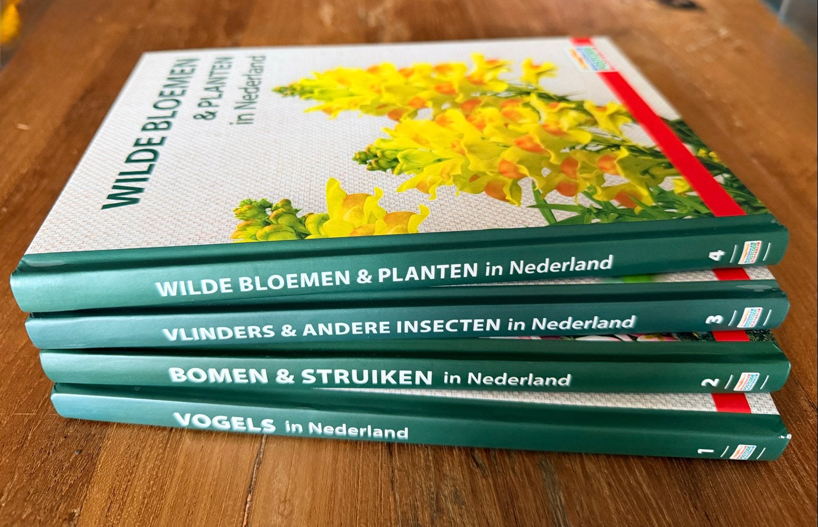 4 Postcode Loterij boekjes: Vogels, Bomen, Vlinders, Wilde b, Ophalen of Verzenden, Zo goed als nieuw, Natuur algemeen