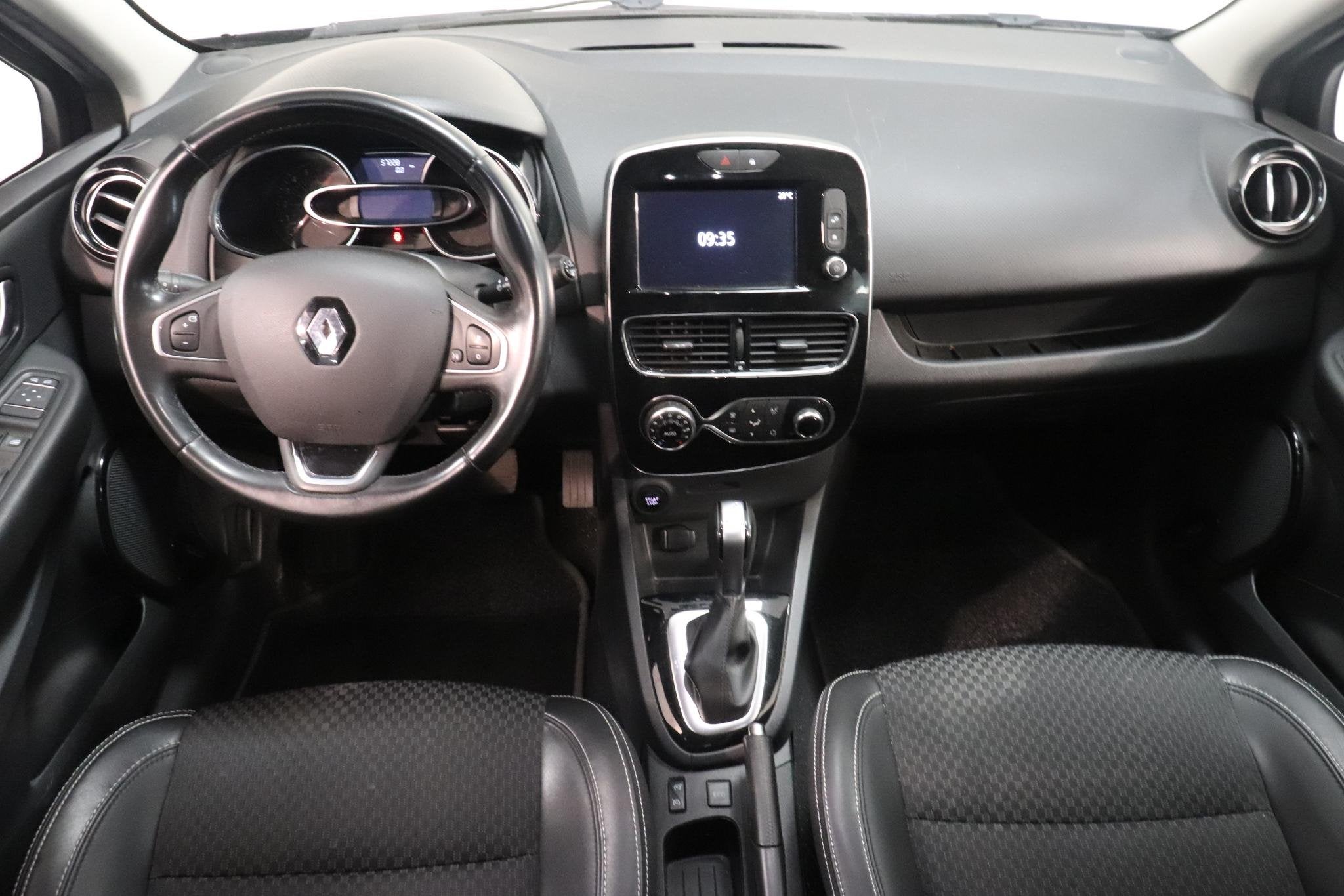 Renault Clio 1.2 TCe Intens EDC | Climate control | LED | R-, Stof, Gebruikt, Met garantie (alle), 49 €/maand
