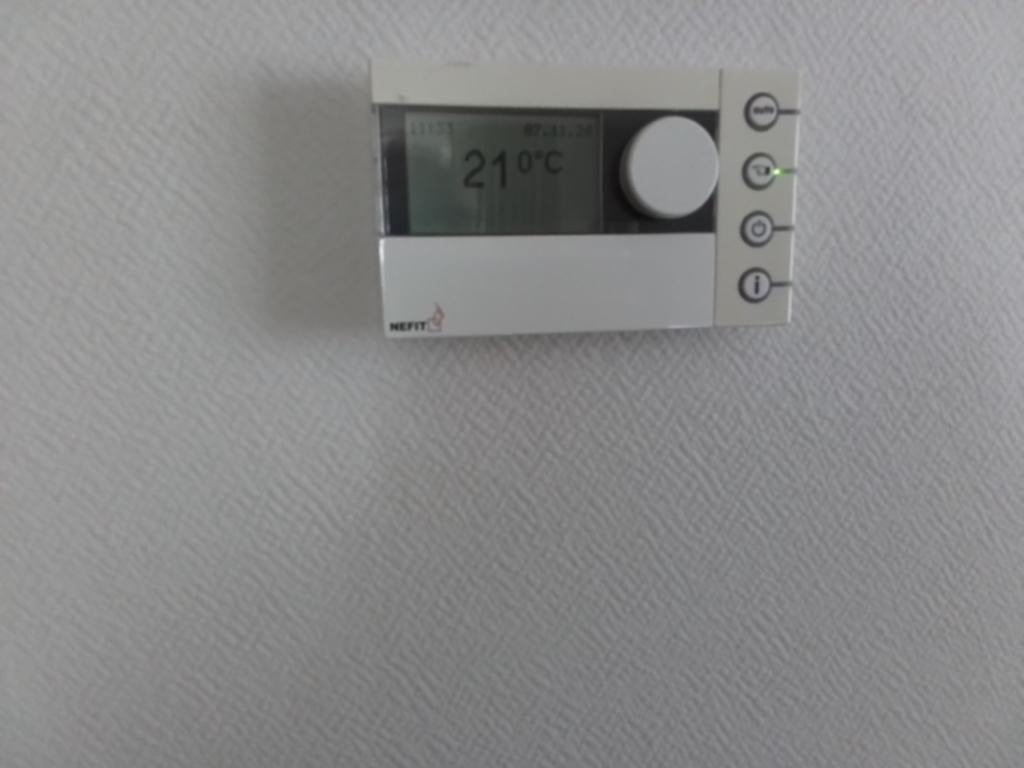 Nefit thermostaat klokthermostaat moduline 300, Ophalen, Zo goed als nieuw