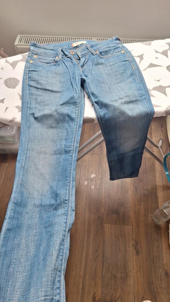 Levi's 571 Slim Fit spijkerbroek W28/L32, Ophalen of Verzenden, Zo goed als nieuw, Blauw, W28 - W29 (confectie 36)