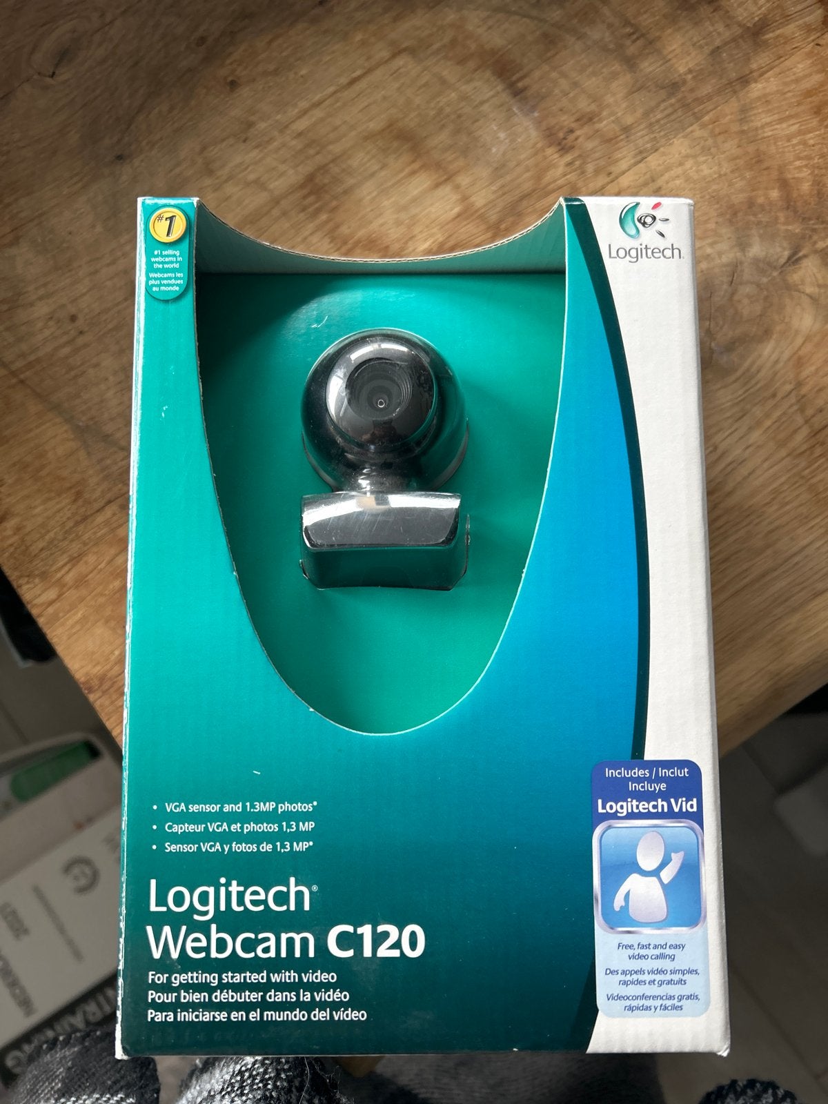 Logitech Webcam C120 - VGA sensor en 1.3 MP foto's, Computers en Software, Ophalen of Verzenden, Zo goed als nieuw, Windows, Monitorclip